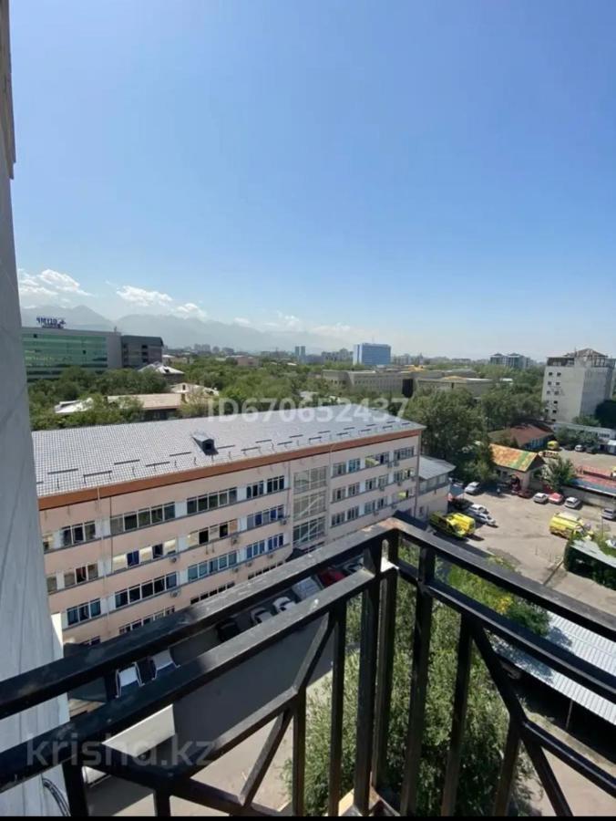 Студия В Центре Города, В «Золотом Квадрате» Almaty Bagian luar foto