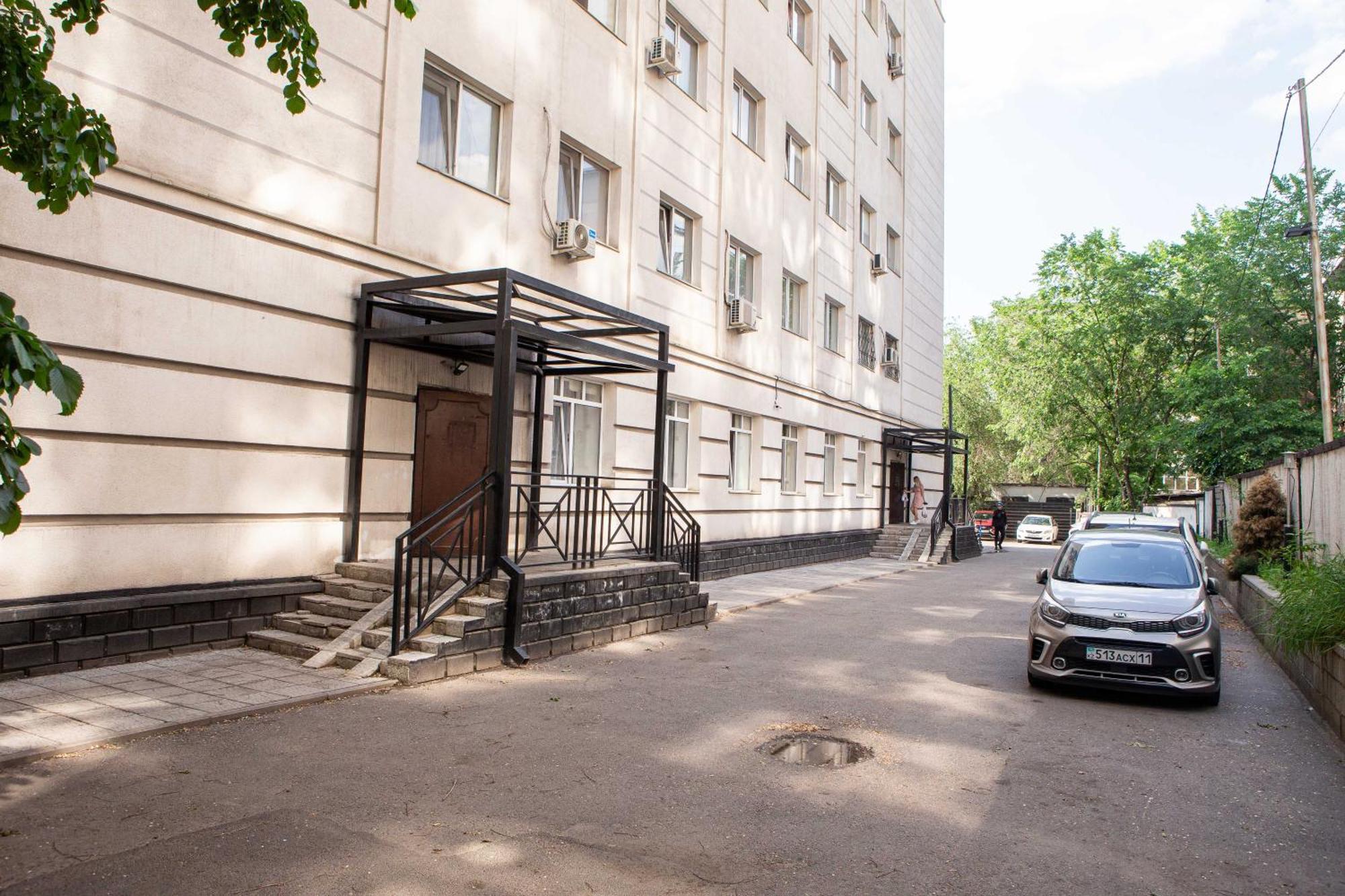 Студия В Центре Города, В «Золотом Квадрате» Almaty Bagian luar foto